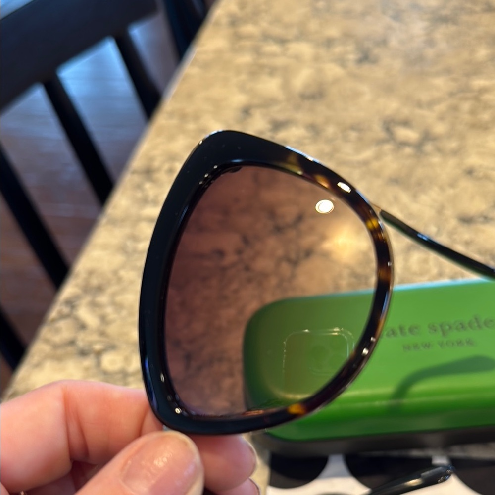 Kate Spade Black and Tortoise Sunglasses with Green Case - Picture 6 of 7
